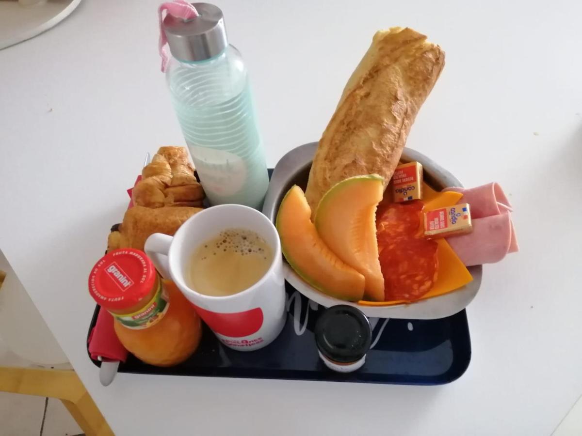 Au Repos Du Verger Couvrelles Esterno foto